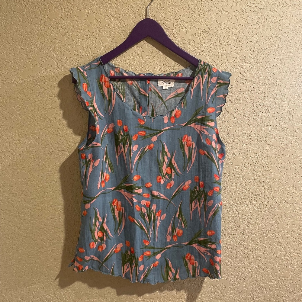Blue floral top